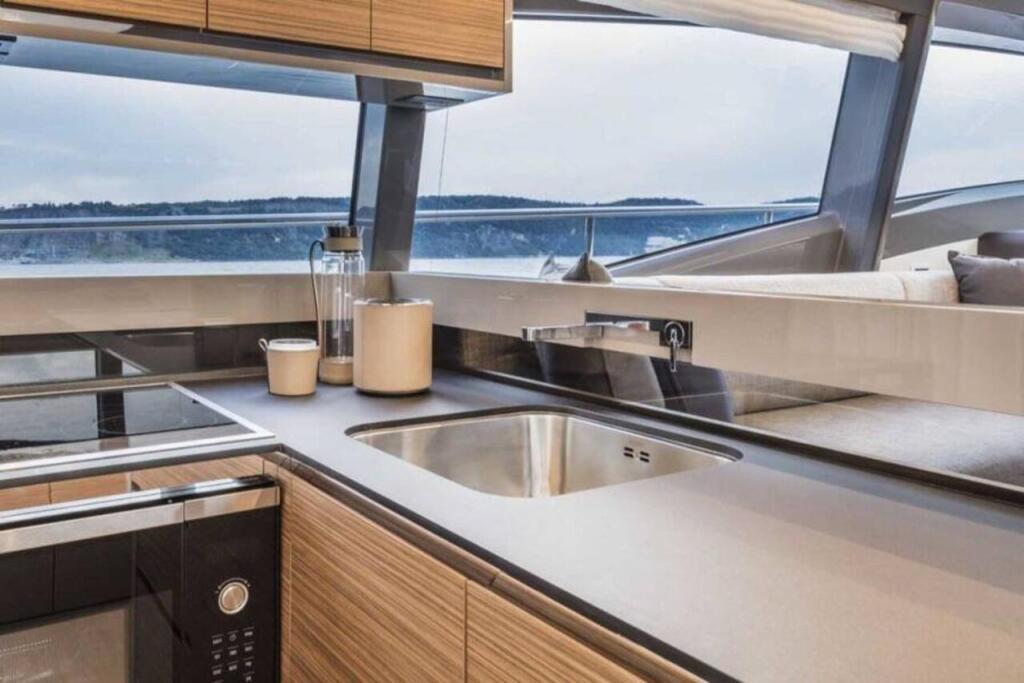 Motoryacht 
