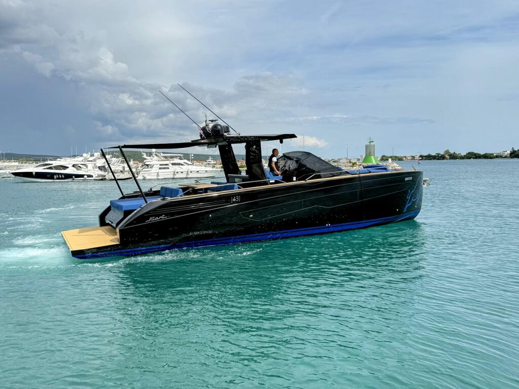 Motoryacht 
