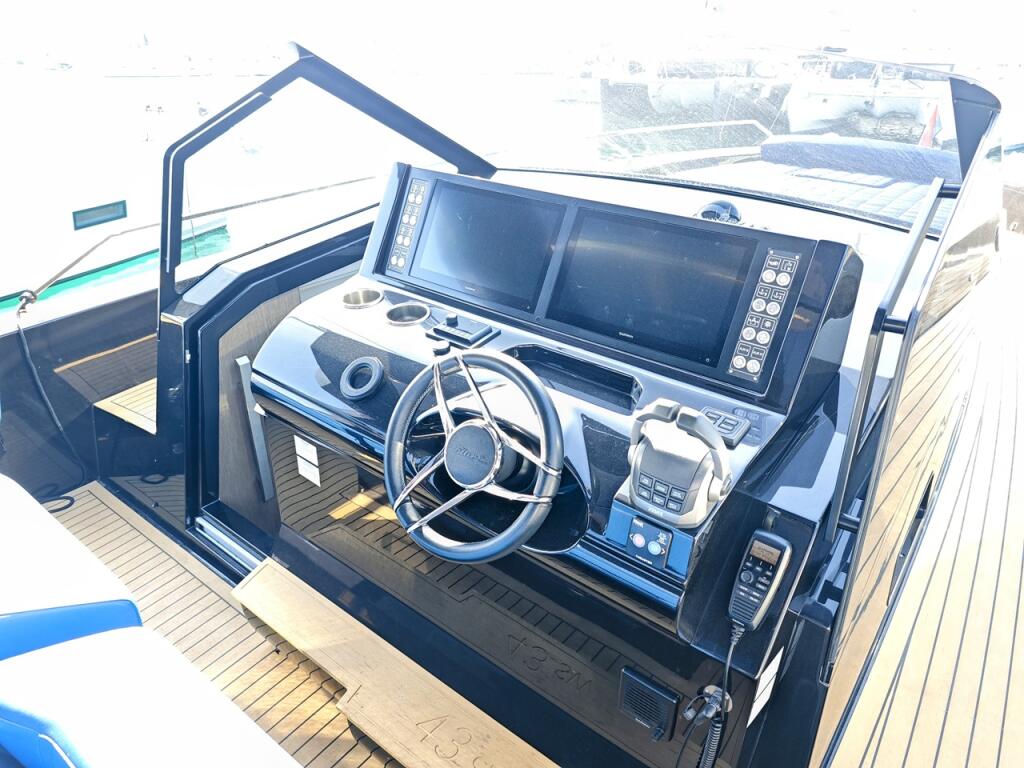 Motoryacht 