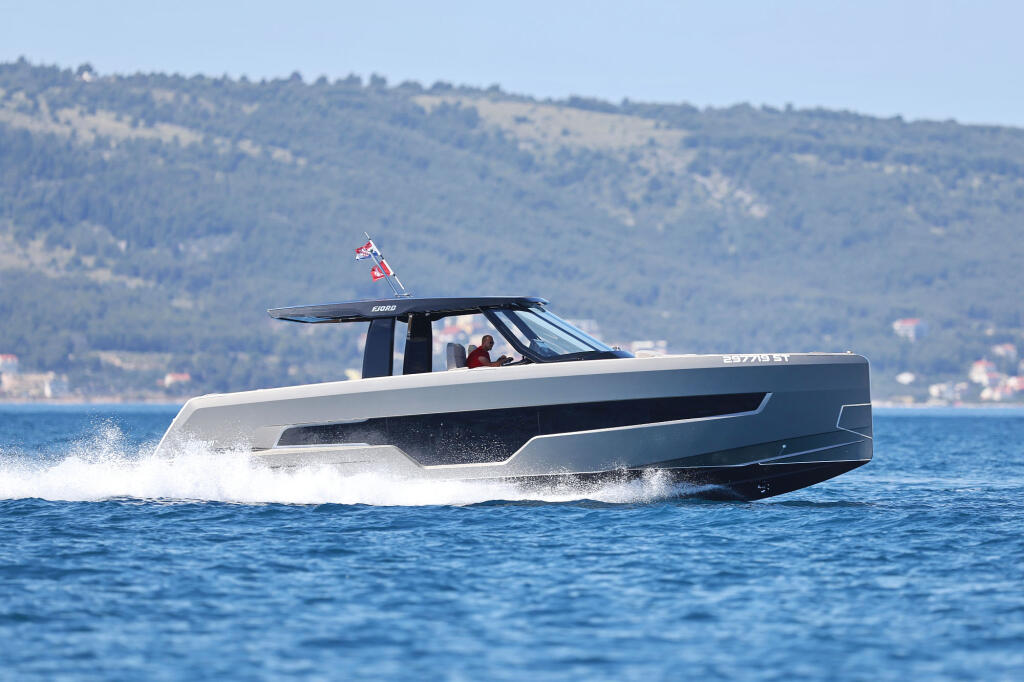 Motoryacht 