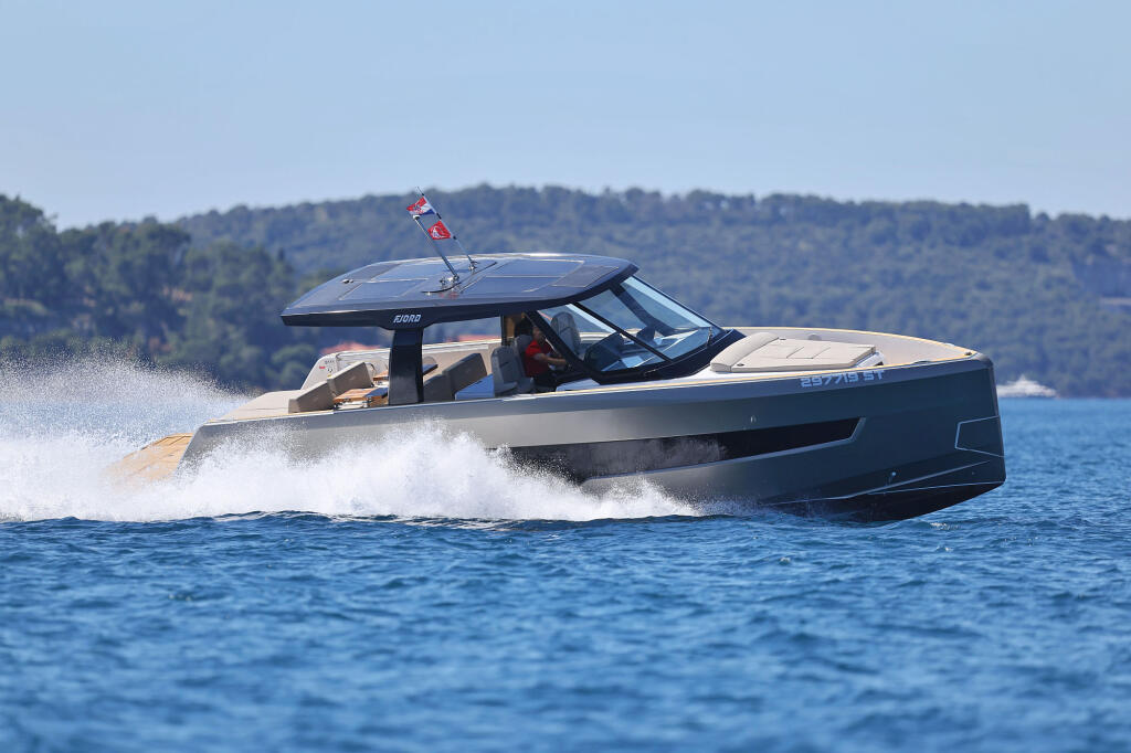 Motoryacht 
