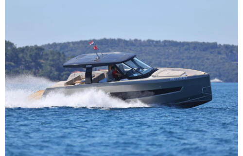 Motoryacht 
