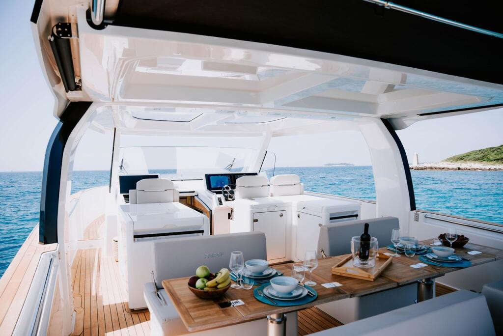 Motoryacht 