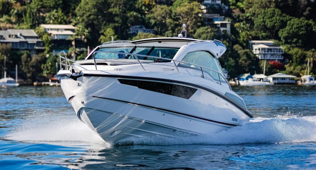 Motoryacht 