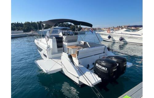 Motor boat 
