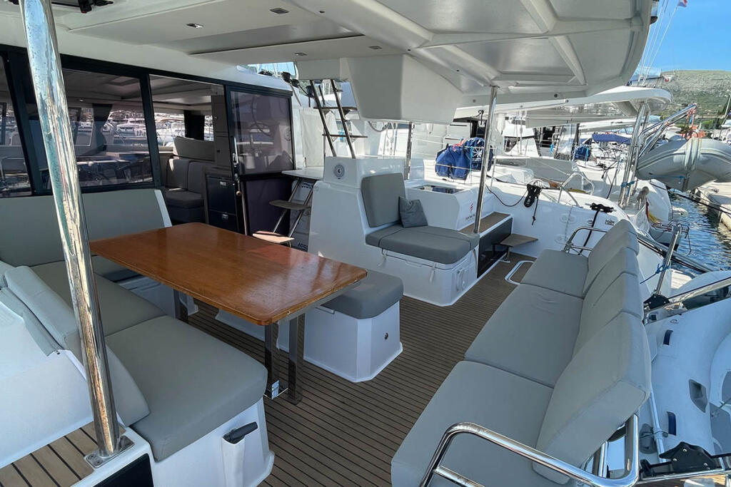 Catamaran 