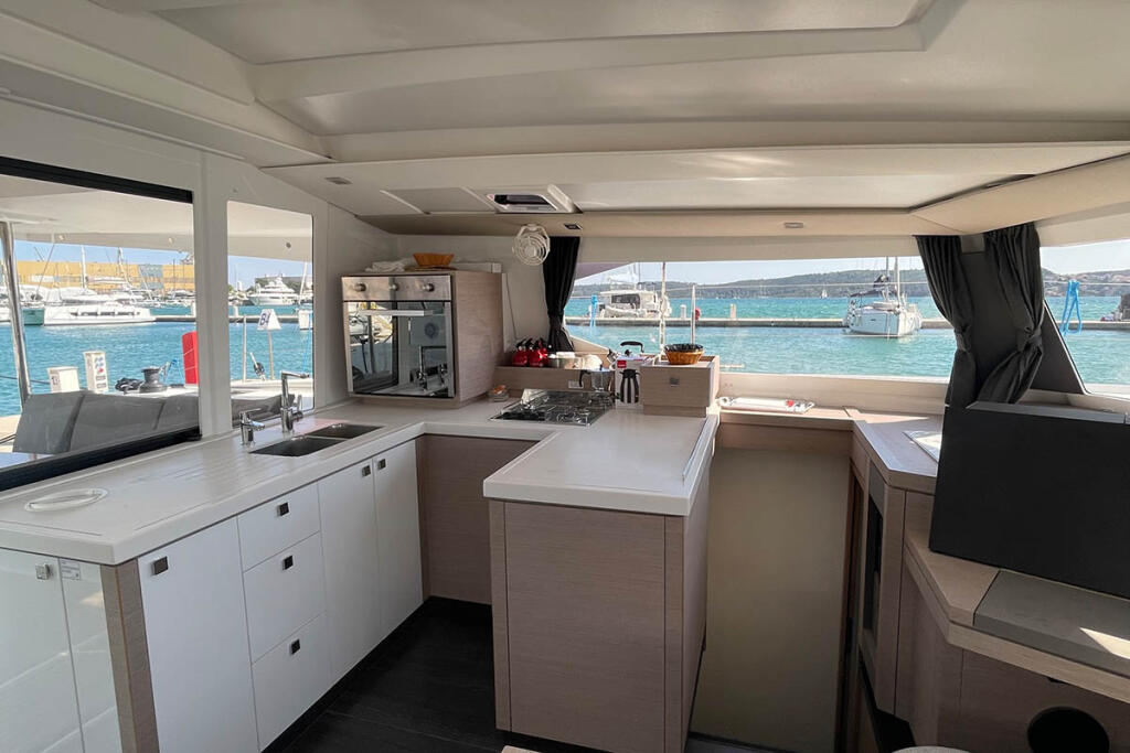 Catamaran 