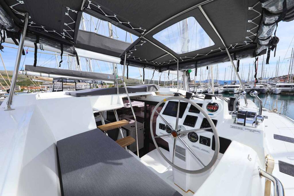 Catamaran 
