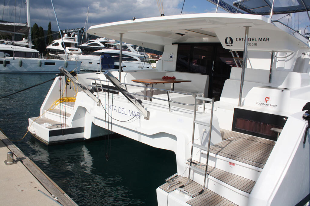 Catamaran 