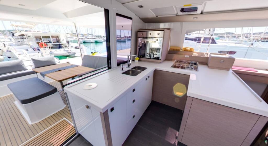 Catamaran 