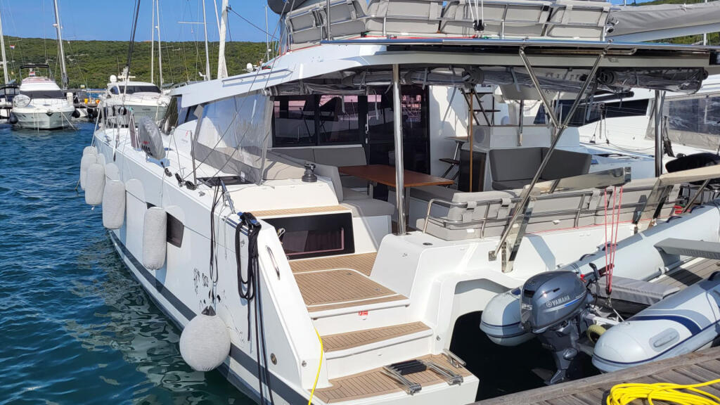 Catamaran 