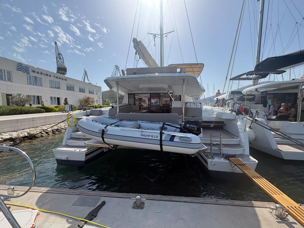 Catamaran 