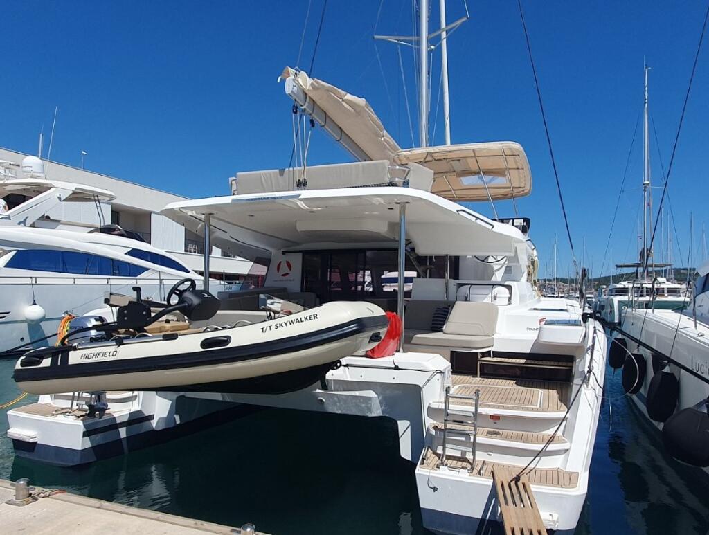Catamaran 