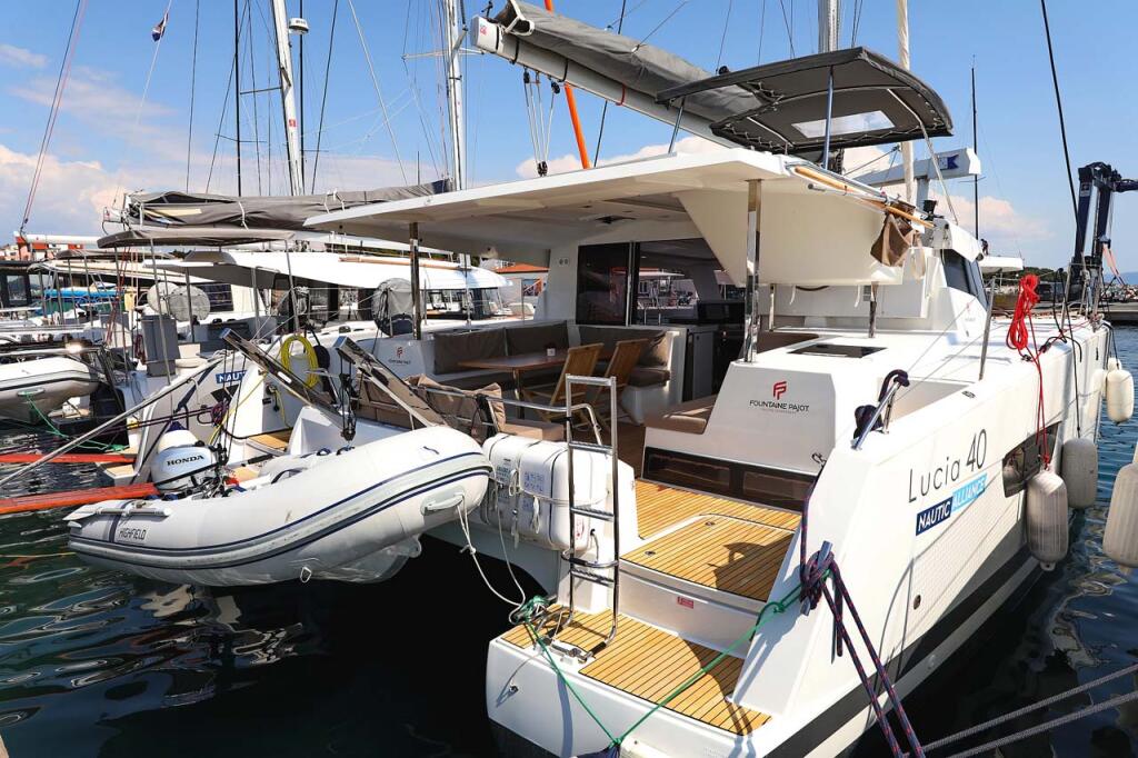 Catamaran 