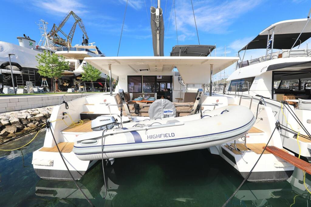 Catamaran 