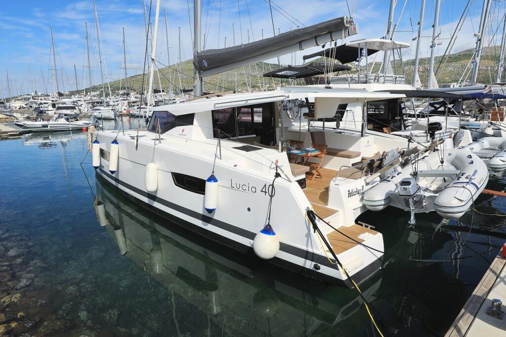 Catamaran 