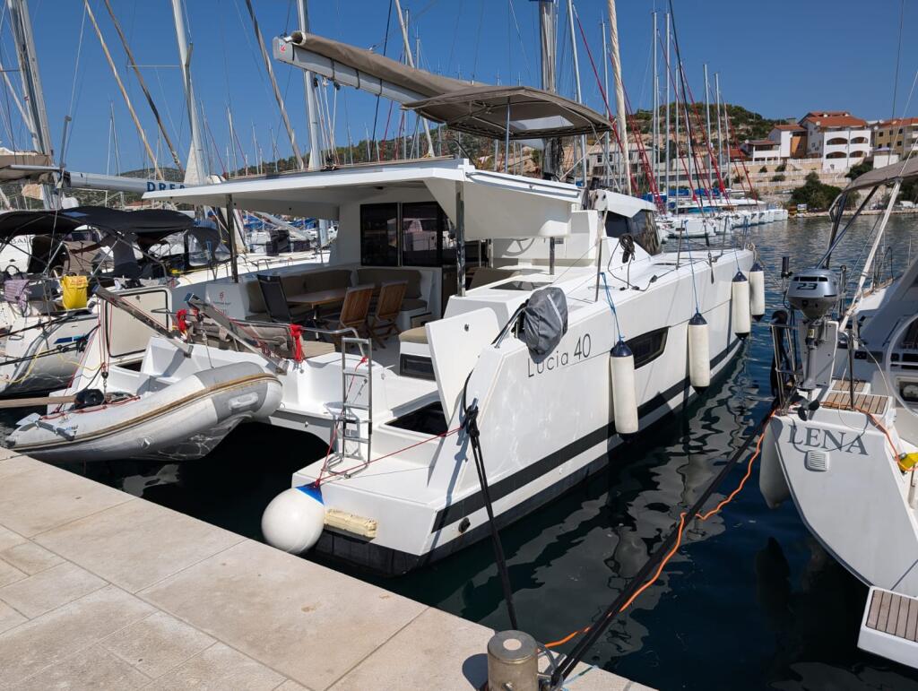 Catamaran 