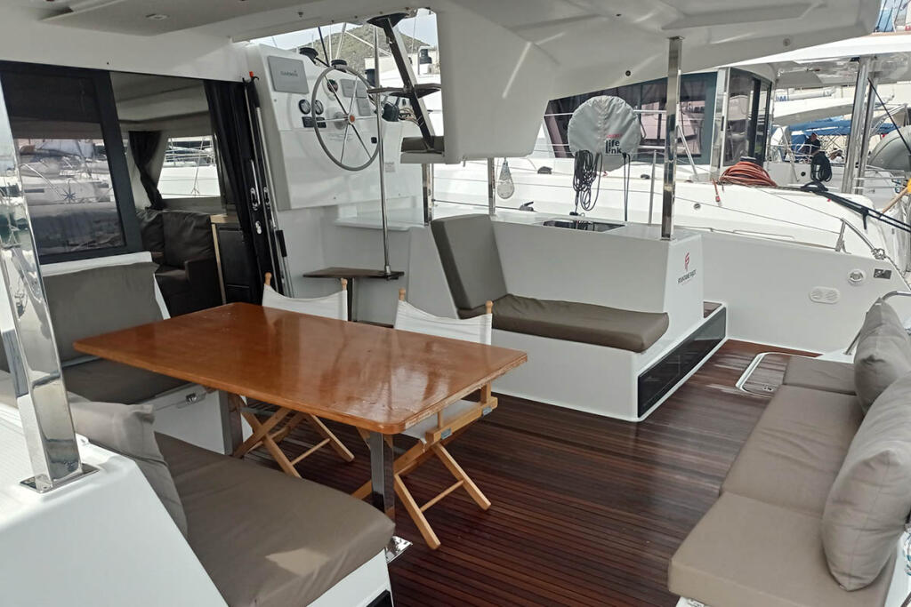 Catamaran 