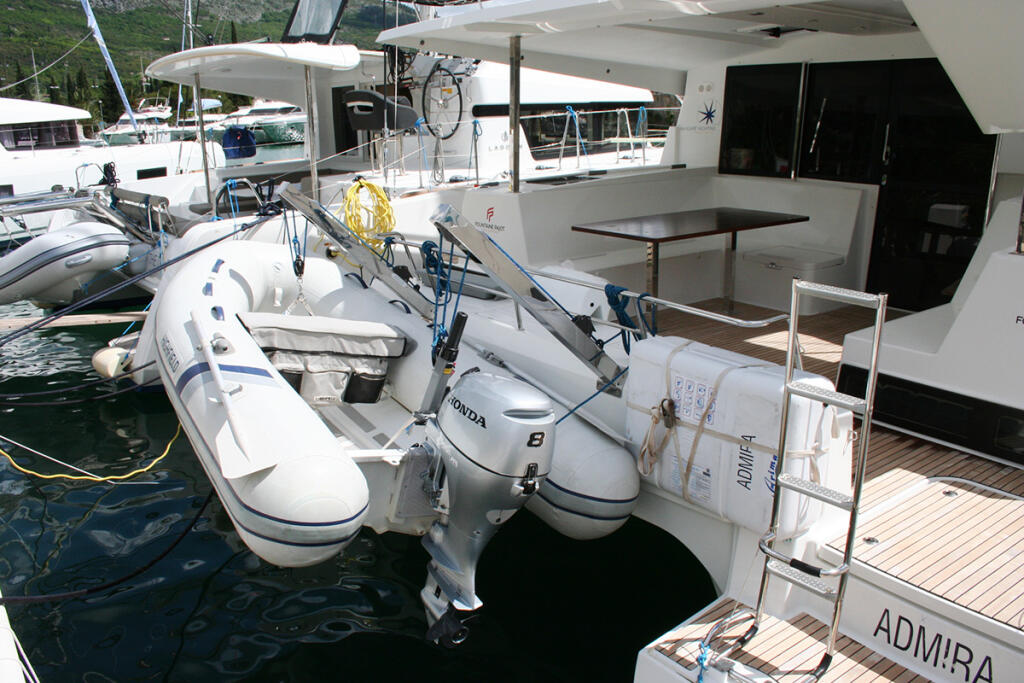 Catamaran 