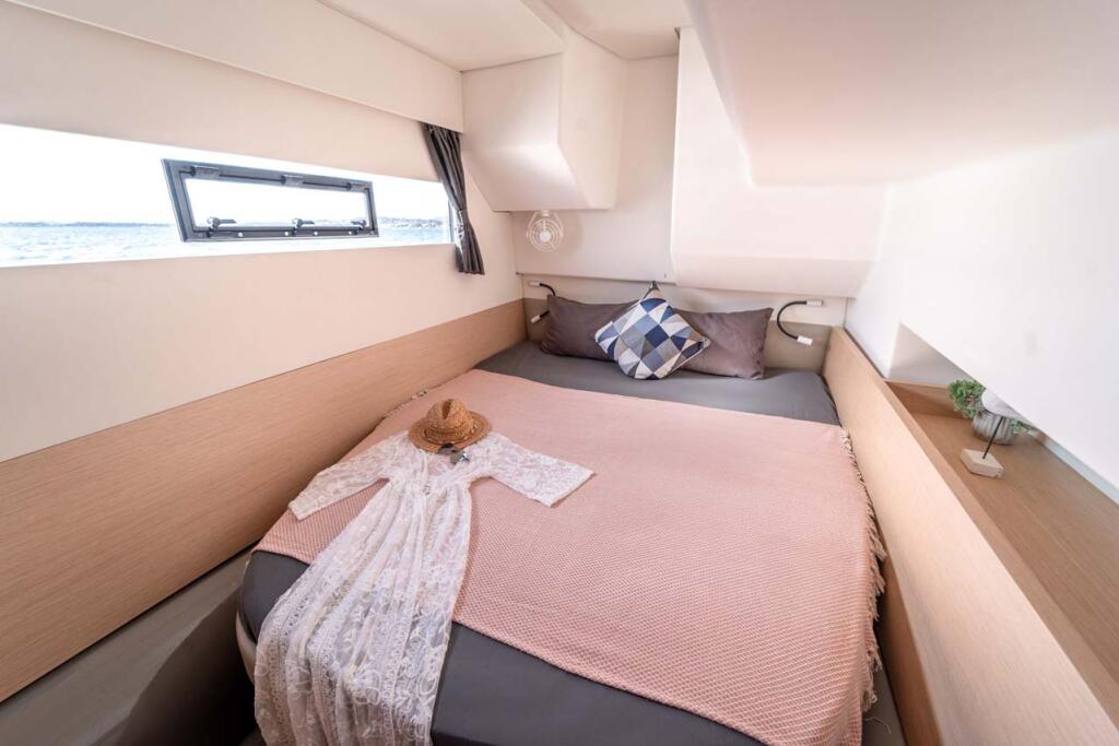 Power catamaran 