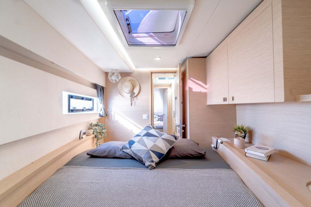 Power catamaran 