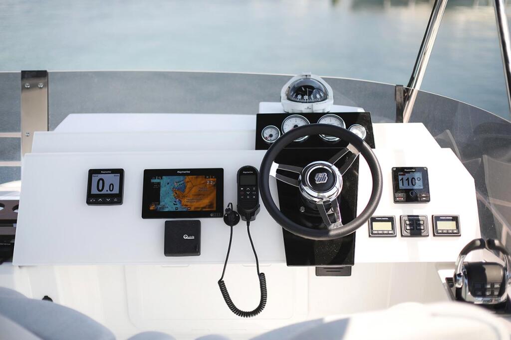Power catamaran 
