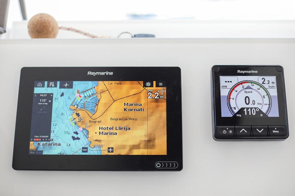 Power catamaran 