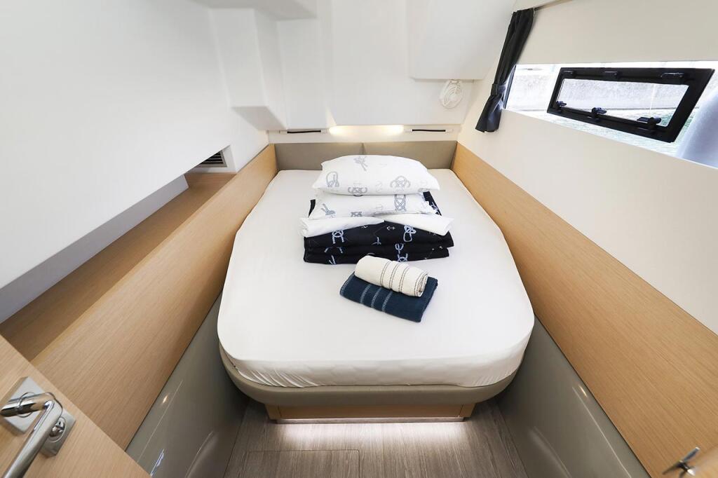 Power catamaran 