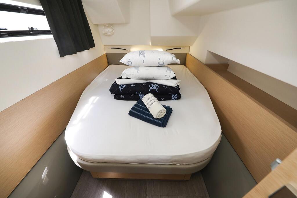 Power catamaran 