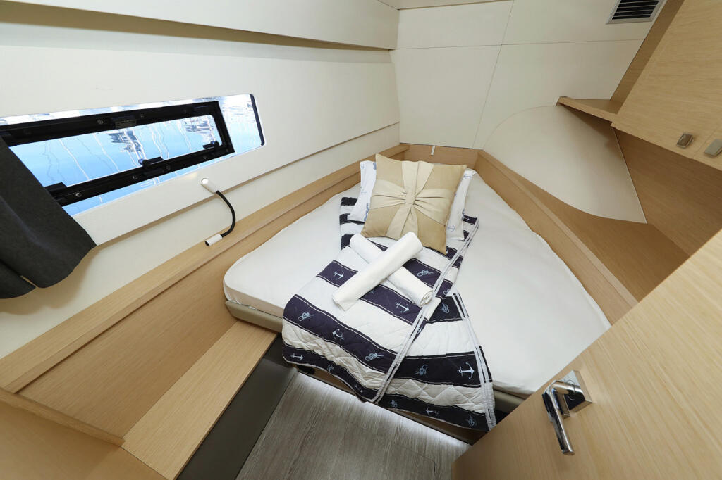 Power catamaran 