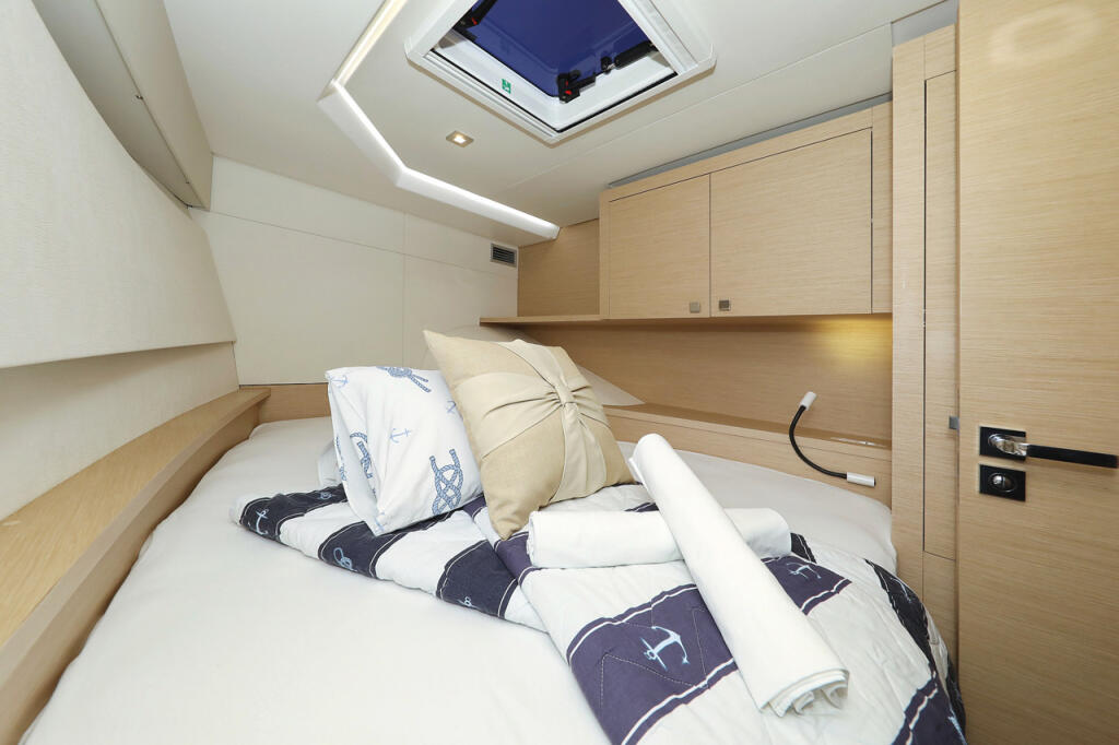Power catamaran 