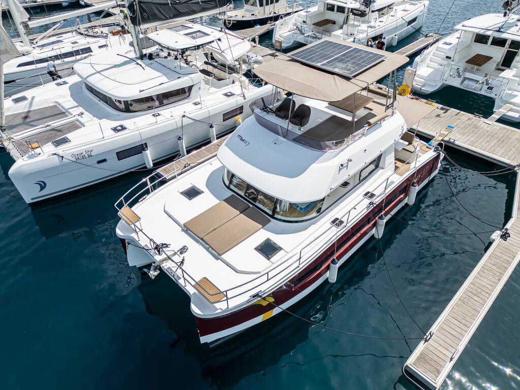 Power catamaran 