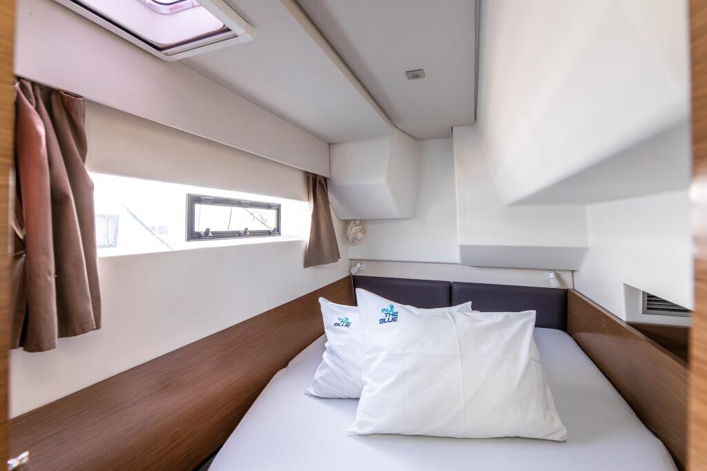 Power catamaran 