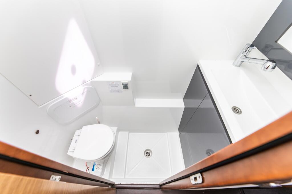 Power catamaran 