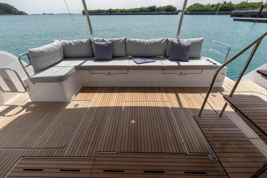 Power catamaran 