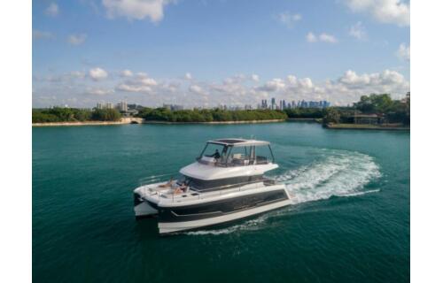 Power catamaran 