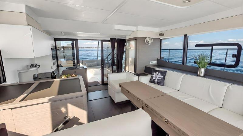Power catamaran 