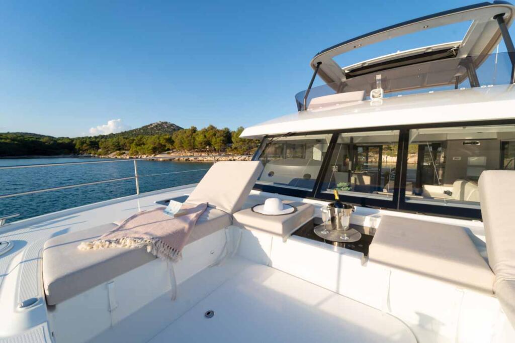 Power catamaran 