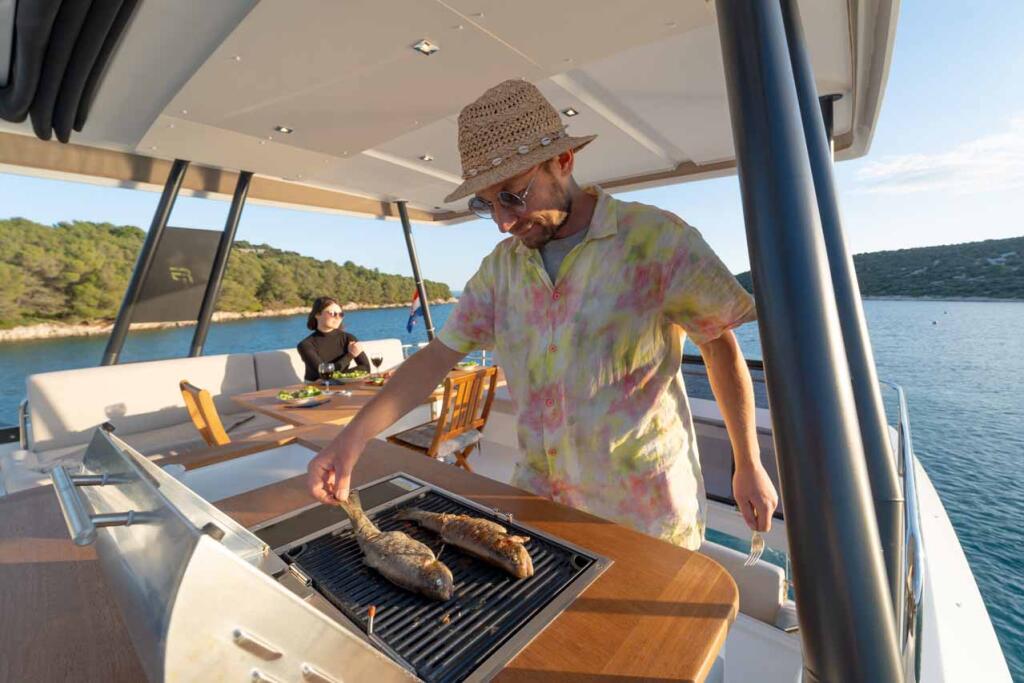 Power catamaran 