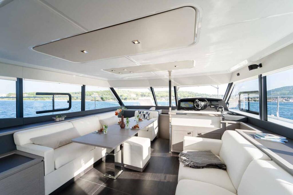 Power catamaran 
