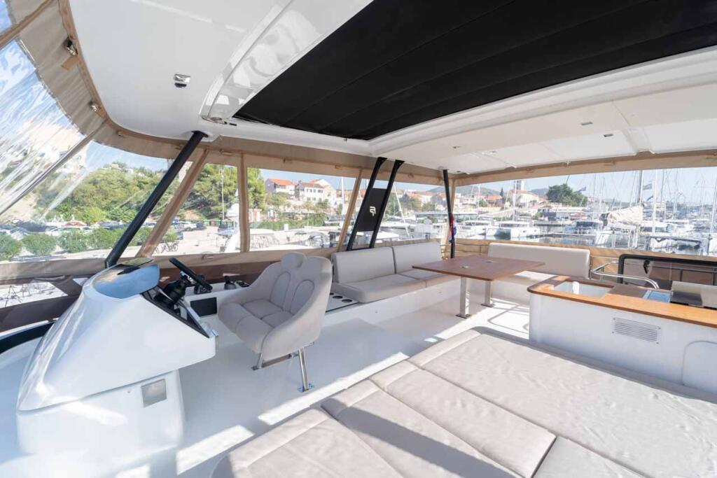 Power catamaran 