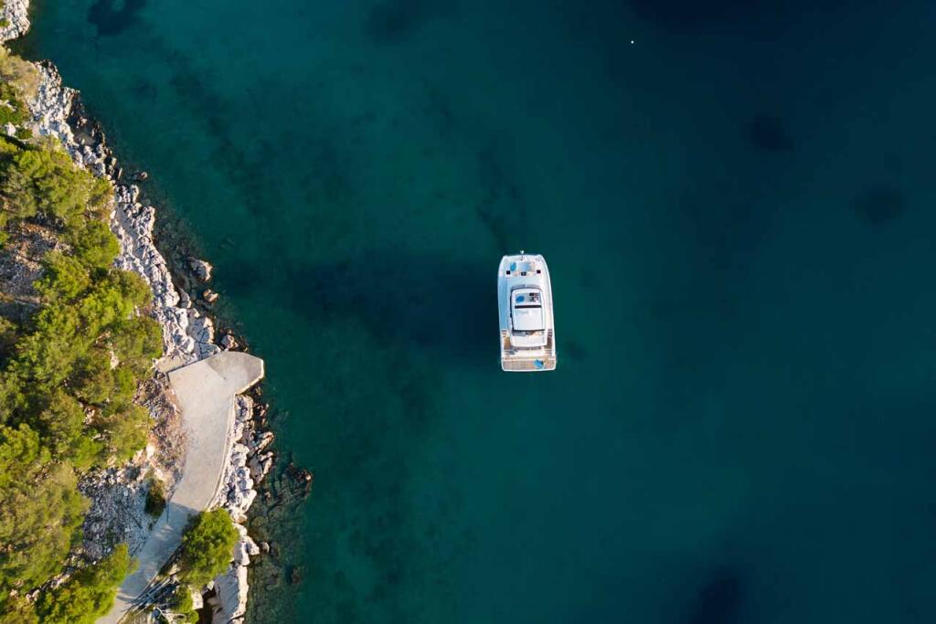 Power catamaran 