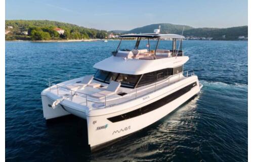 Power catamaran 