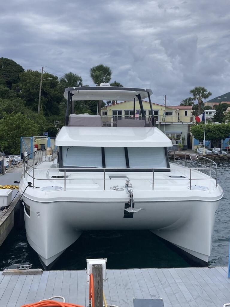 Power catamaran 