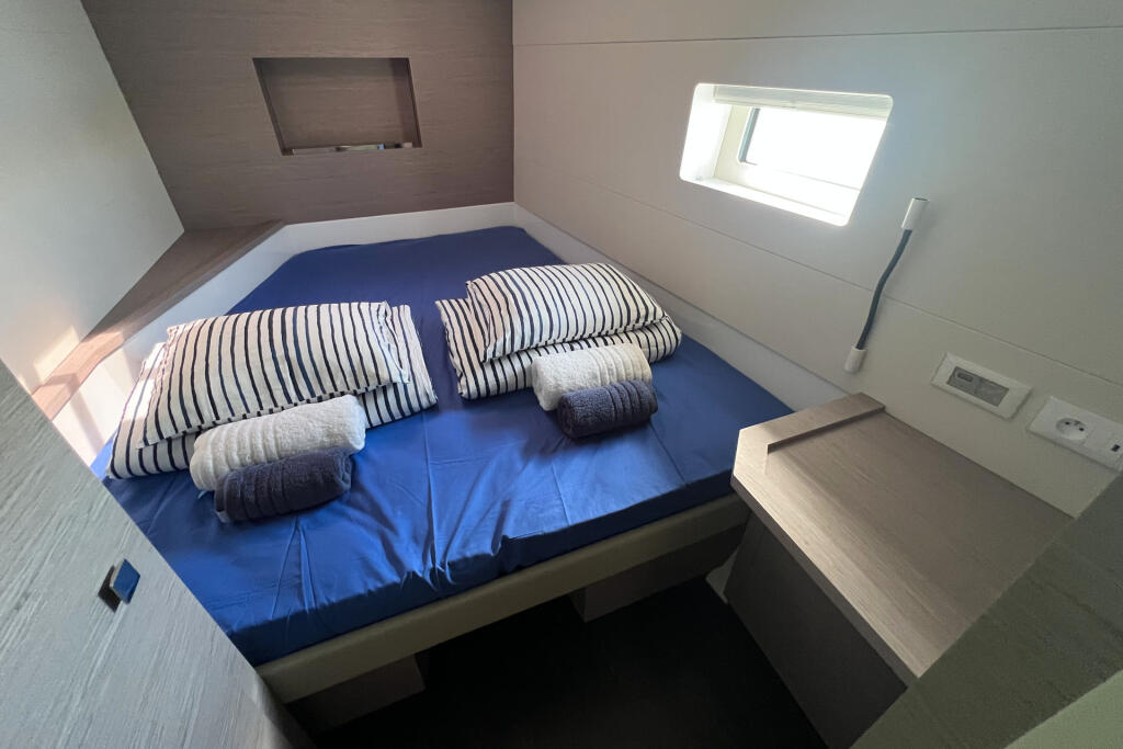 Power catamaran 