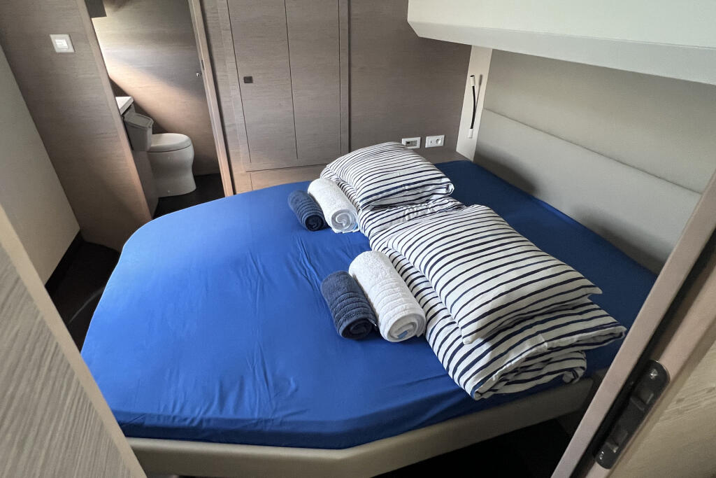 Power catamaran 