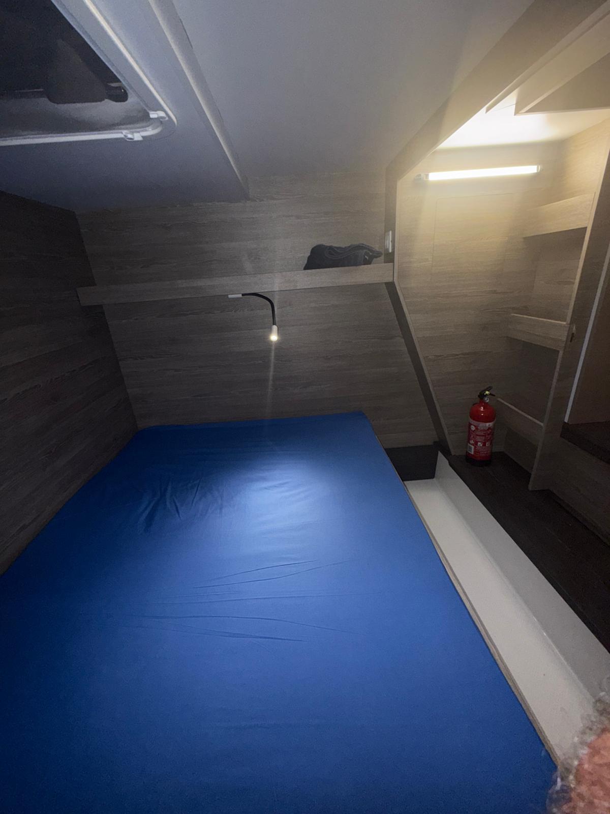 Power catamaran 