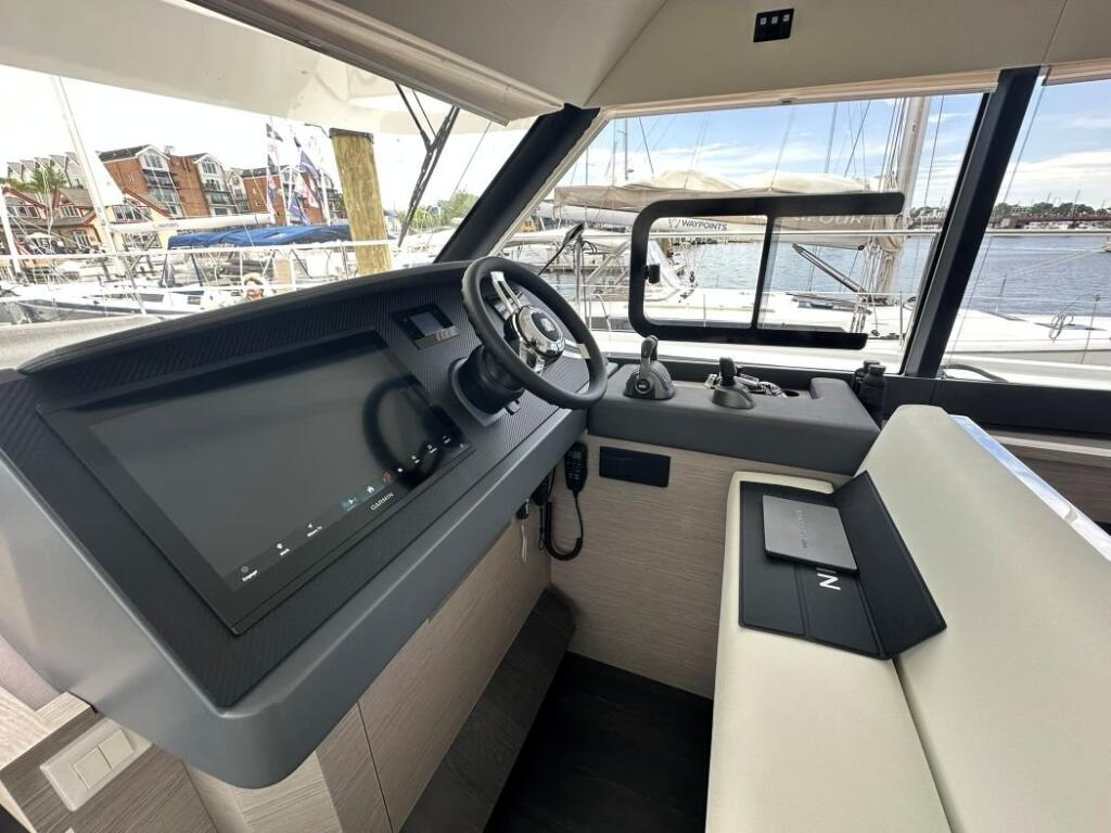 Power catamaran 