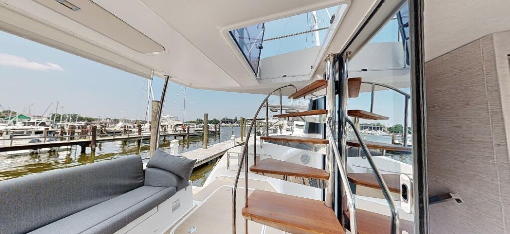 Power catamaran 
