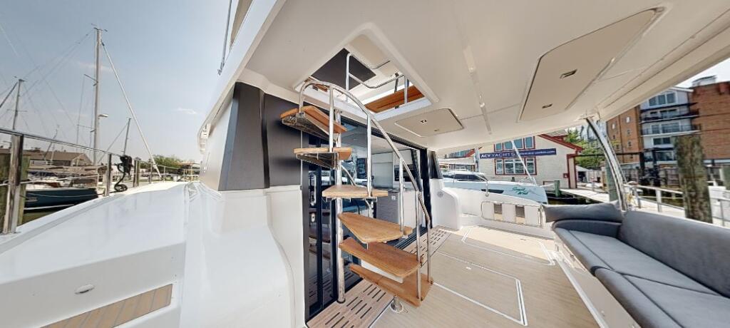 Power catamaran 